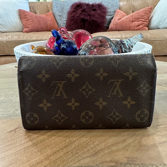 Vintage Louis Vuitton Wallet - Picture 2 of 8